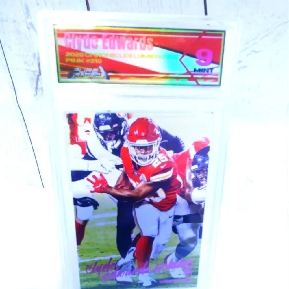 Clyde Edwards-Helaire #218 Pink PGX 9